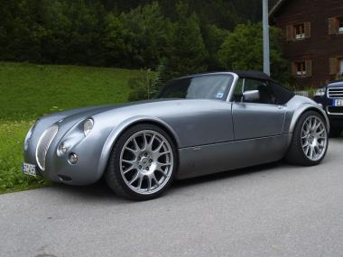 Ein Wiesmann Roadster unterwegs.<br>Foto: Wikipedia/Wolfgang