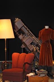 Mitten in Exponaten der 1930er und 40er Jahren erwartet die Besucher ein Abend voller Texte und Klaviermusik.<br>Foto: LWL/Ferafontov