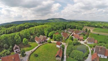 Bei einer Führung durch das LWL-Freilichtmuseum Detmold wird ¿Das Leben als Knecht und Magd¿ thematisiert. <br>Foto: LWL/Jähne