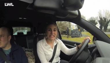 Angetrunken Auto fahren ¿ eine ungewöhnliche Erfahrung für die Teilnehmer des Peer-Projekts. <br>Foto: LWL