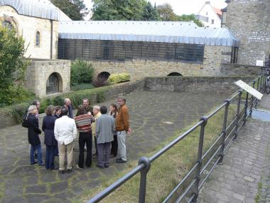 Auch die archäologischen Überreste der Pfalz Karls des Großen erkundigen die Besucher im Museum in der Kaiserpfalz - neben anderen interessanten Relikten aus der mittelalterlichen Vergangenheit Paderborns.<br>Foto: LWL