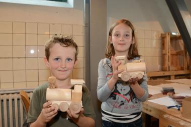 Eisenbahnen aus Holz werden Sonntag in der Kinderwerkstatt gebastelt.<br>Foto: LWL 