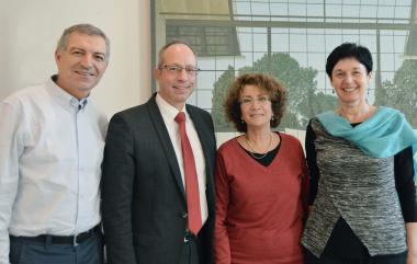 LWL-Direktor Matthias Löb (2.v.l.) begrüßt die Vertreter des israelischen Sozialministeriums: (v.l.) Nachum Ido, Orna Ben Ari, und Tamar Reisner.<br>Foto: LWL