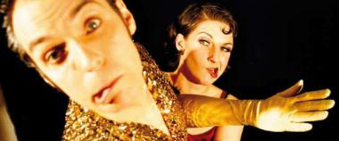 Selbstverteidigung für die elegante Dame: Das Programm ¿Glamour und Desaster¿ verspricht viel.<br>Foto: Paul Siberberg