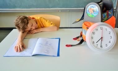 Sich morgens schon zu konzentrieren, fällt manchen Menschen besonders schwer. In seinem Vortrag erklärt Professor Dr. Sandler woran das liegt.<br>Foto: Randler