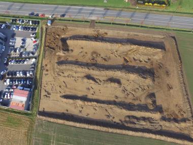Die Ausgrabungsstelle an der Soester Straße aus der Luft betrachtet.<br>Foto: LWL/EggensteinExca