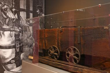 Der Förderwagen aus der ersten Hälfte des 19. Jahrhunderts fasste etwa 250 Kilogramm Kohle.<br>Foto: LWL/Hudemann