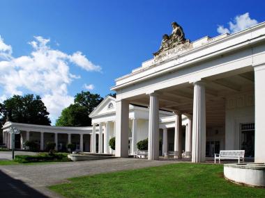 Der Kurpark von Bad Oeynhausen überrascht mit seiner architektonischen Vielfältigkeit.<br>Foto: LWL