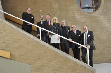 Musikschulleiter Günter Braunstein (v.l.), Dr. Fred Kaspar, Stiftung Kleines Bürgerhaus, stellvertretender Bürgermeister Axel Großer, LWL-Kulturdezernentin Dr. Barbara Rüschoff-Thale, Dr. Ulrich Krings, Kölner Stadtkonservator a.D., Dr. Paul-A. Memmesheimer, Stiftung Kleines Bürgerhaus und LWL-Chefdenkmalpfleger Dr. Holger Mertens beim Auftakt des 7. Westfälischen Tages für Denkmalpflege.<br>Foto: LWL/Schmidt