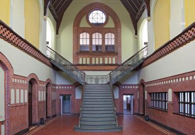 Das imposante Treppenhaus in der historischen Zechenverwaltung.<br>Foto: LWL/Holtappels