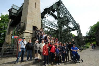 Der Landesverband der Taubblinden war zu Gast im LWL-Industriemuseum Schiffshebewerk Henrichenburg.<br>Foto: LWL/Appelhans 