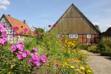 Bei einer Führung zum ¿Tag der Gärten & Parks¿ geht es im LWL-Freilichtmuseum Detmold um ländliche Gartenpracht.<br>Foto: LWL/Sánchez