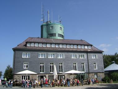 Gästebetrieb am Astenturm<br>Foto: WLV