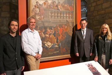 Exponate sind bereits angekommen. LWL-Kulturdezernentin Dr. Barbara Rüschoff-Thale (r.), Dr. Andreas Neuwöhner vom Verein für Geschichte und Altertumskunde Westfalens (l.), Museumsleiter Dr. Martin Kroker (2.v.l.) und Pfarrer Dr. Eckhard Düker schauten sich neue Sonderausstellung im Museum in der Kaiserpfalz an, die am Sonntag eröffnet wird.<br>Foto: LWL/Burgemeister