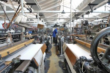 Historische Maschinen im Websaal des LWL-Textilwerkes in Bocholt.<br>Foto: LWL/Holtappels 