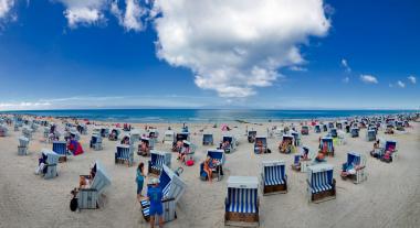 Hans Jessel hat sich mit der Kamera dem Tourismus auf Sylt gewidmet. Acht seiner Werke sind in der Schau zu sehen.<br>Foto: Hans Jessel