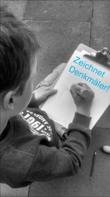 Mit dem Zeichenstift erforschen Kinder im LWL-Museum für Kunst und Kultur die Stadtgeschichte Münsters. <br>Foto: LWL/Schwalm