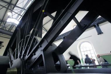 Die Dampffördermaschine ist bei den Erlebnisführungen am Sonntag auf der Zeche Hannover in Betrieb zu sehen.<br>Foto: LWL/Fischer