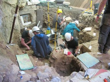 Fundstelle am Eingang der Blätterhöhle.<br>Foto: LWL/ Grabungsteam Blätterhöhle 