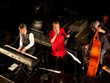 Die drei ¿Jazzpoeten¿ Volker Rasch, Mano Kösters und Jan Kobrzinowski in Aktion.<br>Foto: Hans Hansen 