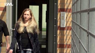 Auch die Begleitung von Patienten bei Ausgängen gehört zu den Aufgaben des Pflegepersonals im LWL-Maßregelvollzug.<br>Foto: LWL