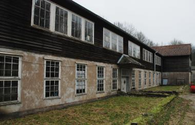 Die ehemalige Polizeistation auf dem Gelände des LWL-Freilichtmuseums Detmold macht Platz für die zukünftige Ravensberger Hofanlage.<br>Foto: LWL