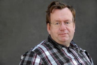 Dr. Heinrich Stiewe hat sein Hobby zum Beruf gemacht und beschäftigt sich mit Geschichte und Architektur von Fachwerkhäusern. <br>Foto: Stiewe