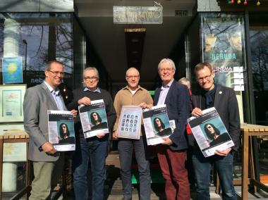 Prof. Dr. Markus Köster (LWL-Medienzentrum), Horst Wiechers (Gegen Vergessen - Für Demokratie), Jens Schneiderheinze (Die Linse e.V., Münster), Dr. Christoph Spieker (Geschichtsort Villa ten Hompel) und Jens Effkemann (Volksbund Deutsche Kriegsgräberfürsorge e.V.) stellten das Programm vor.<br>Foto: LWL