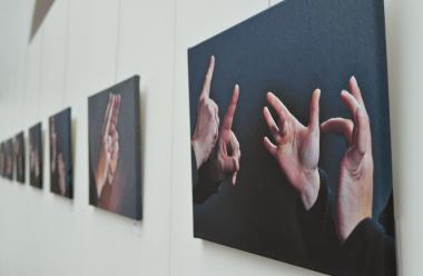 Fliegende Hände: Gebärdensprache wirkt schnell und ausdrucksstark. <br>Foto: LWL
