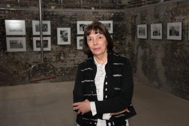 Brigitte Kraemer in der Ausstellung im Malakowturm des LWL-Industriemuseums Zeche Hannover.<br>Foto: LWL/Hudemann