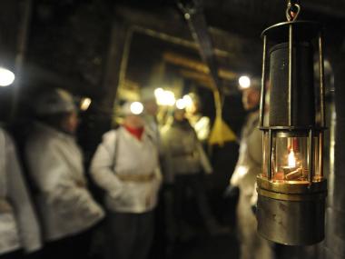 Im Mittelpunkt der Führung stehen die Bedeutungen der unterschiedlichen Grubenlampen.<br>Foto: LWL 