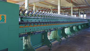 Fast 20 Meter misst diese OE-Spinnmaschine von 1980.<br>Foto: LWL/Holtappels 