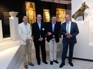 (v.r.) LWL-Direktor Matthias Löb, LWL-Museumsleiter Dr. Rudolf Aßkamp, Projektleiter Kai Jansen und Prof. Dr. Michael Rind, Direktor der LWL-Archäologie für Westfalen in der neuen Sonderausstellung "Triumph ohne Sieg. Roms Ende in Germanien", die ab Freitag (02.06.2017) im LWL-Römermuseum in Haltern am See zu sehen ist.<br>Foto: LWL/ S. Brentführer