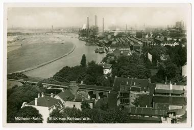 Blick auf die Friedrich Wilhelmshütte in den 1930er Jahren, vorne die Ruhrbrücke der Rheinischen Bahn, im Hintergrund die Ruhrquerung der Ruhrtalbahn.<br>Foto: LWL