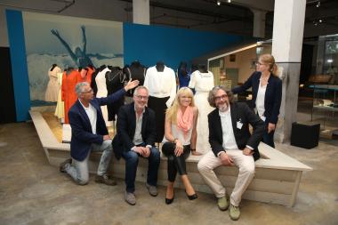 Dr. Hermann Josef Stenkamp, Dirk Zache, Dr. Barbara Rüschoff-Parzinger, Martin Schmidt und Maike Lammers (v.l.) stellten die Ausstellung in Bocholt vor.<br>Foto: LWL/Betz