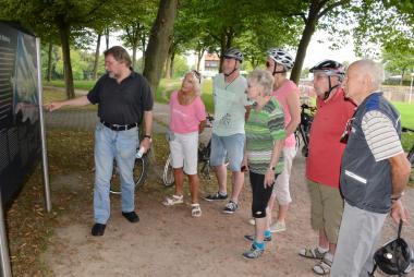 Vom Schiffshebewerk führt die Radtour entlang des Dortmund-Ems-Kanals zum Dortmunder Hafen.<br>Foto: LWL