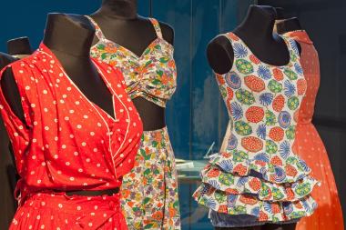 Voller bunter Farben ist die Sonderausstellung im LWL-Textilwerk Bocholt.<br>Foto: LWL/Holtappels
