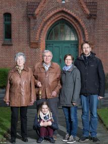 Fotos wie dieses von der Familie Kleber aus Dortmund-Asseln sucht das LWL-Industriemuseum für seine Ausstellung. Berthold Kleber (2.v.l.) hat in den 1950er Jahren auf der Zeche Zollern gearbeitet.<br>Foto: LWL/Harms