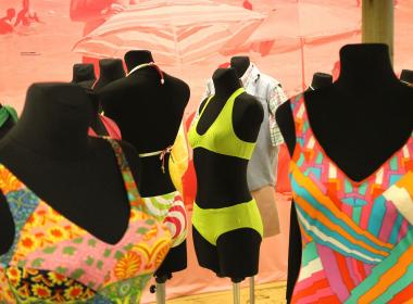 In allen Farben glänzt die Bademode auf der Baleareninsel Mallorca.<br>Foto: LWL/Holtappels