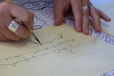Kalligrafisch gestaltete Karten.<br>Foto: Borchers