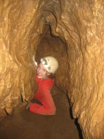 Schwieriger Weg zum studentischen Praktikum: Abstieg in die Blätterhöhle.<br>Foto: LWL/Team Blätterhöhle