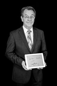 Franz Müntefering mit seinem Leitsatz "Alter ist Leben".<br>Foto: Andreas Vincke
