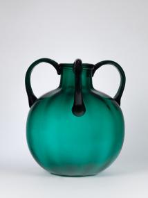 Vase mit drei Henkeln, Maestri Vetrai Muranesi Cappellin & C., 1925-1928.<br>Foto: Luca Masarà