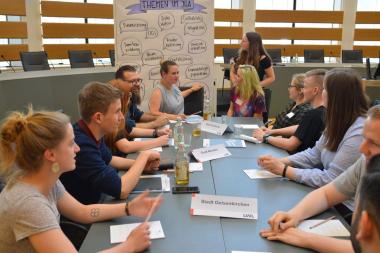 70 Jugendliche aus 20 Städten diskutierten unter dem Titel "Einmischen lernen" wie sie mit ihren Themen  in der Lokalpolitik wahrgenommen werden.<br>Foto: LWL