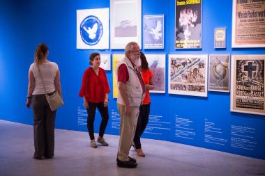 Am Freitag (22.6.) findet um 16 Uhr ein interkulturelles Kunstgespräch mit dem ehrenamtliche Verein AFAQ e.V. in der Ausstellung "Wege zum Frieden" statt.<br>Foto: LWL/Anne Neier