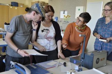 Aus alt mach neu ist das Motto eines Upcycling-Workshops im Juli auf Zollern.<br>Foto: T. Zigahn