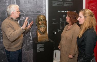 Die Führung in deutscher Gebärdensprache am Samstag bezieht auch die Dauerausstellung in der Alten Verwaltung mit ein.<br>Foto: LWL/Hudemann