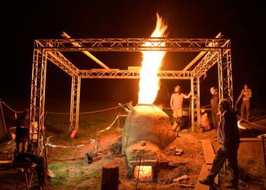 Nach dem ersten Durchlauf im letzten Jahr geht das archäologische Experiment zur keltischen Eisenverhüttung am Samstag in die zweite Runde.<br>Foto: LWL/L. Klinke
