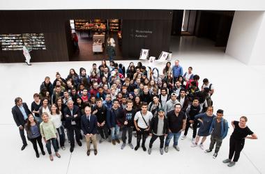 Beim großen Schülerprojekt zum Thema "Frieden" trafen sich 125 Schülerinnen und Schüler zum Abschluss noch einmal im LWL-Museum für Kunst und Kultur.<br>Foto: LWL/Anne Neier