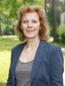 Christine Lawaczeck-Matkares beantwortet Fragen beim Haard-Dialog.<br>Foto: LWL/Wieland
